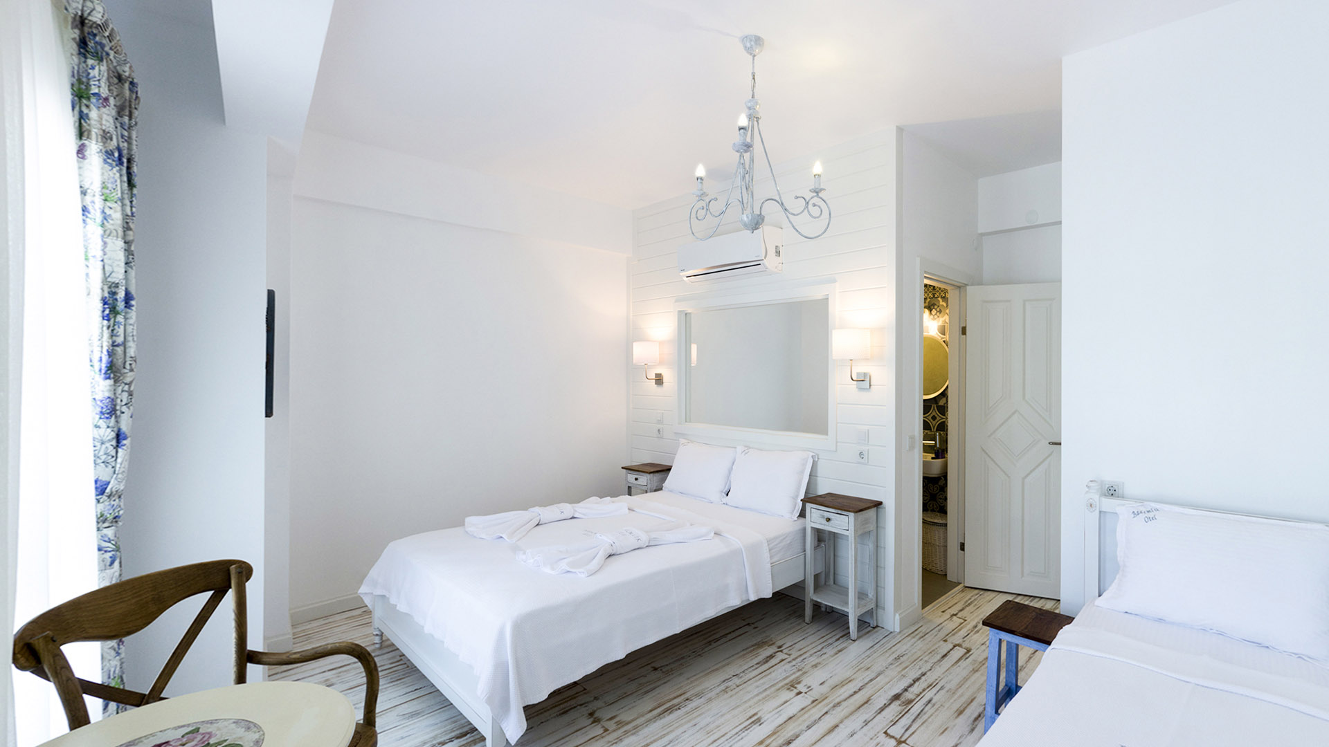 Bozcaada Bademlik Otel